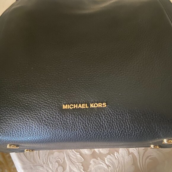 NWT MICHAEL MICHAEL KORS NEWBURY MD GOLD CHAIN LEATHER SHOULDER TOTE - Picture 2 of 11